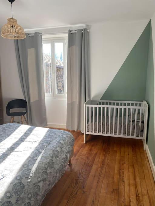 Gite De Tom Et Mag Classe 3 * Clevacances Villa Pontgibaud Exterior photo